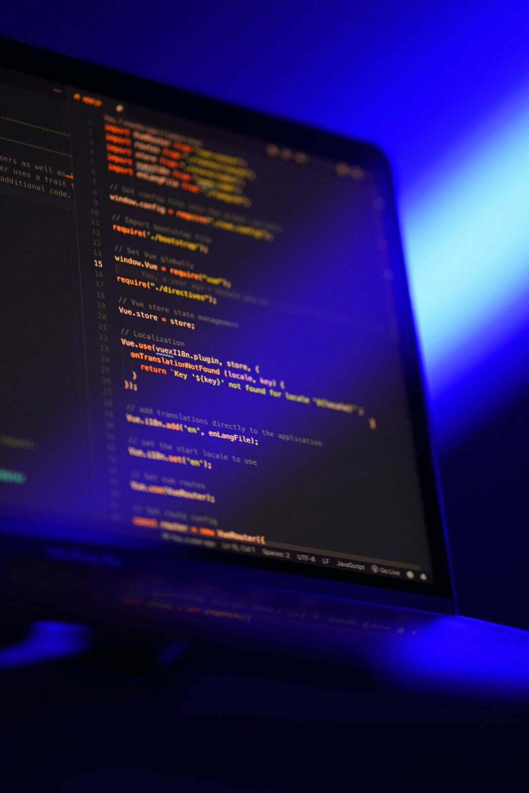 Code op een ontwikkelaarsbeeldscherm